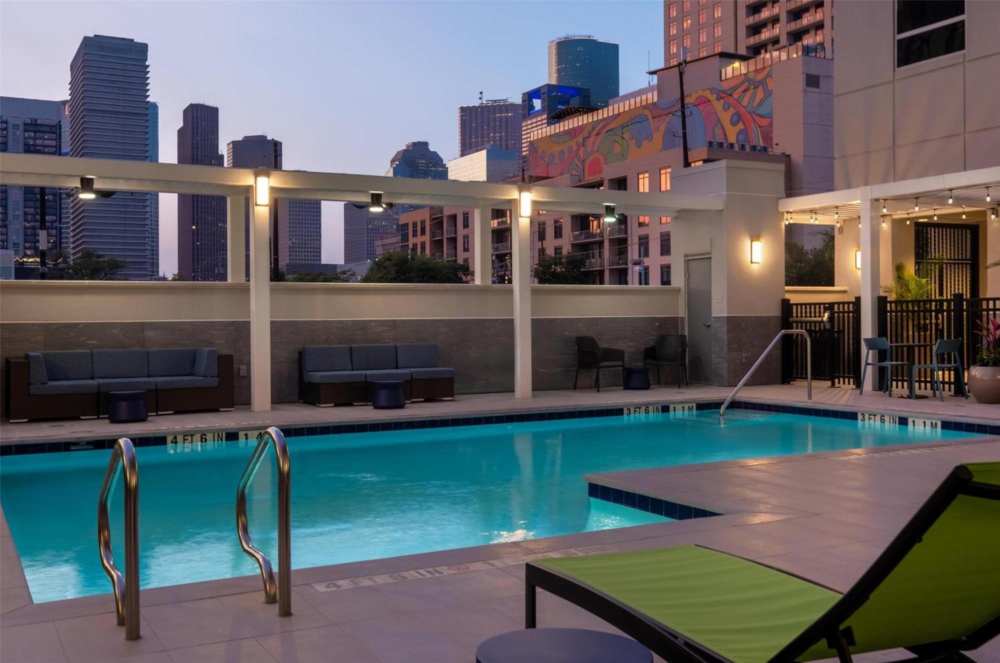 Home2 Suites By Hilton Houston Downtown Convention Center Exterior photo